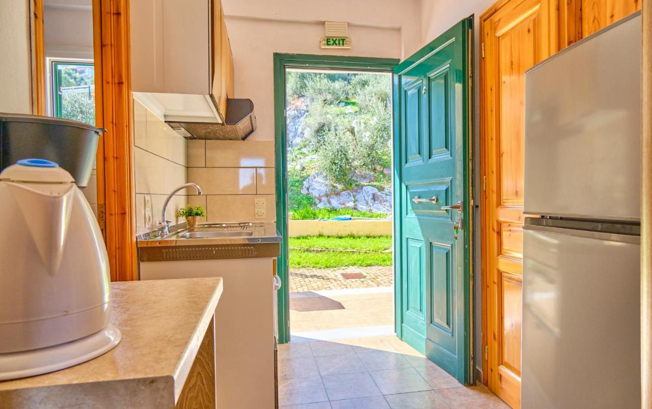 Nikos Kalamaki Corfu Aparthotel *